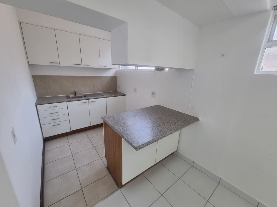 To Let 0 Bedroom Property for Rent in Sea Point Western Cape